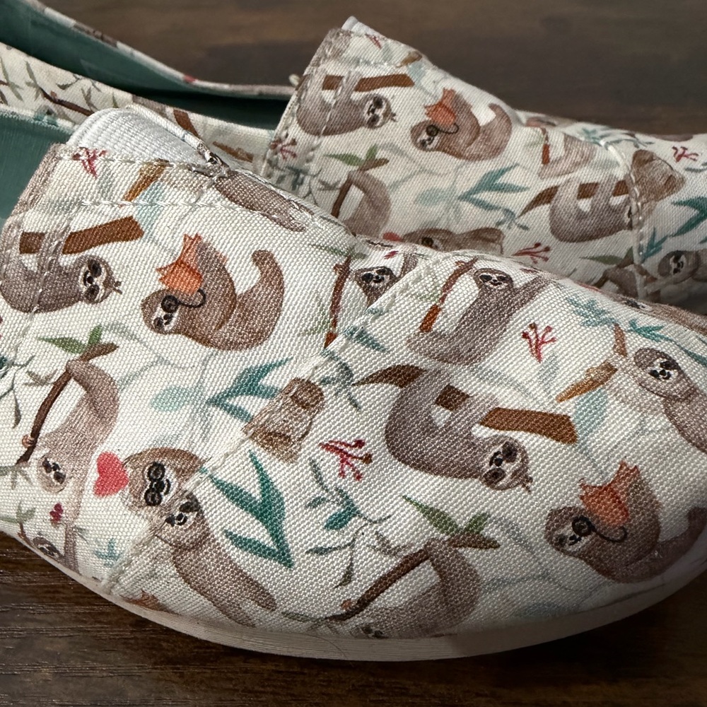Toms Sloth Slip-Ons sz 6.5 - Picture 3 of 8